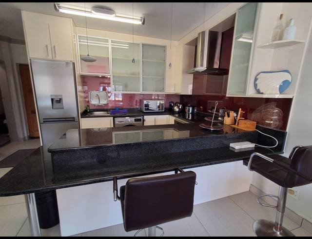 2 BEDROOM TOWNHOUSE FOR SALE IN PEACEHAVEN